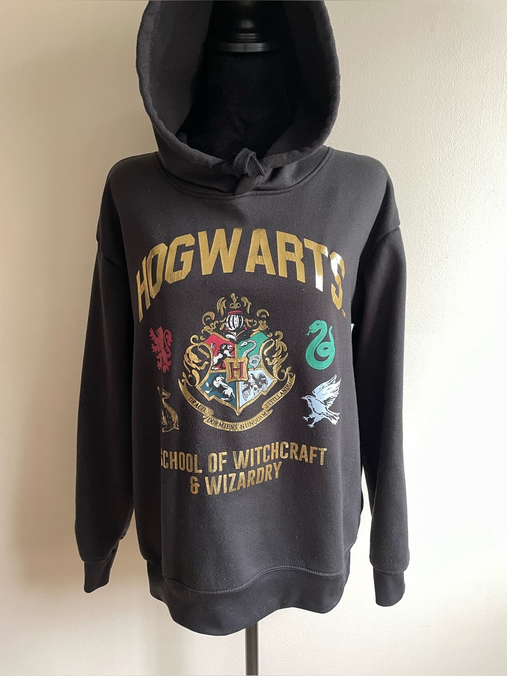 Harry Potter Hogwarts Hoodie Black XS Crest School of Witchcraft Wizardry